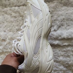 Ladies PUMA white sneakers